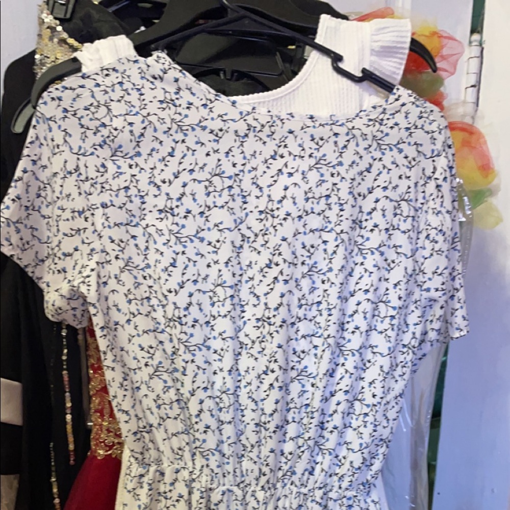 Super cute sun dress!